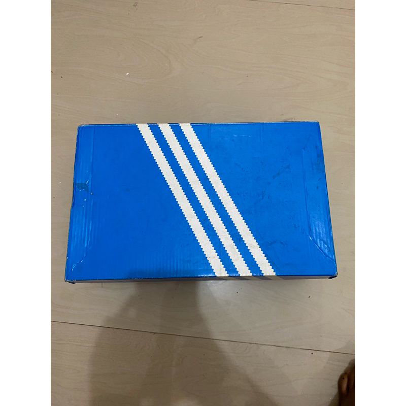 box original adidas bermuda