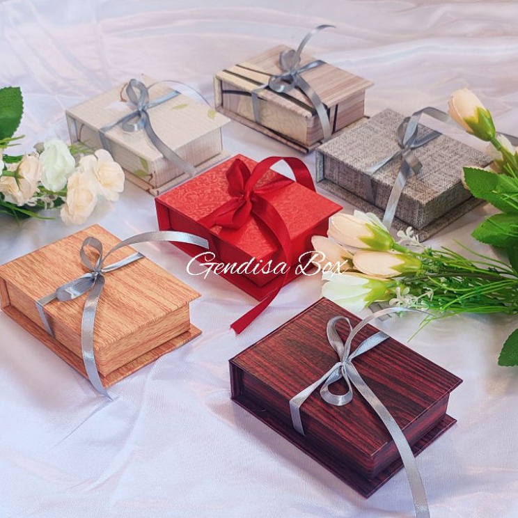 

Kotak Hadiah Logam Mulia Gift Box Exclusive Wedding Ultah Anniversary Imlek Valentine Lebaran Idul Fitri