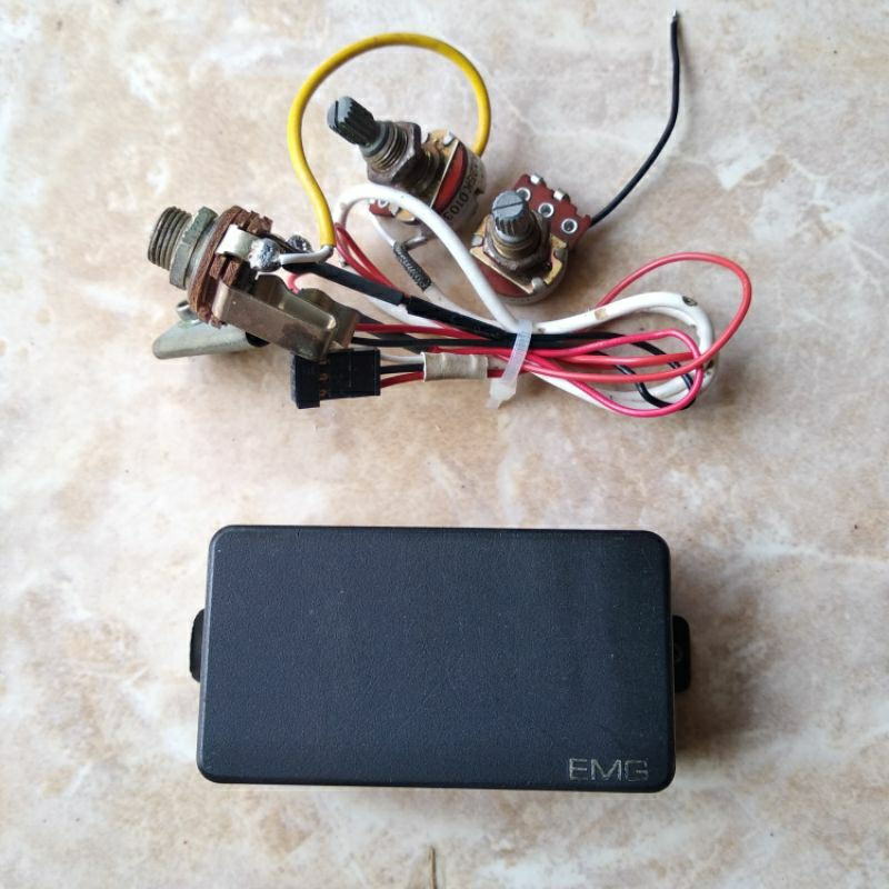 RARE ITEM  pickup gitar listrik Humbucker Active EMG 81, made in USA