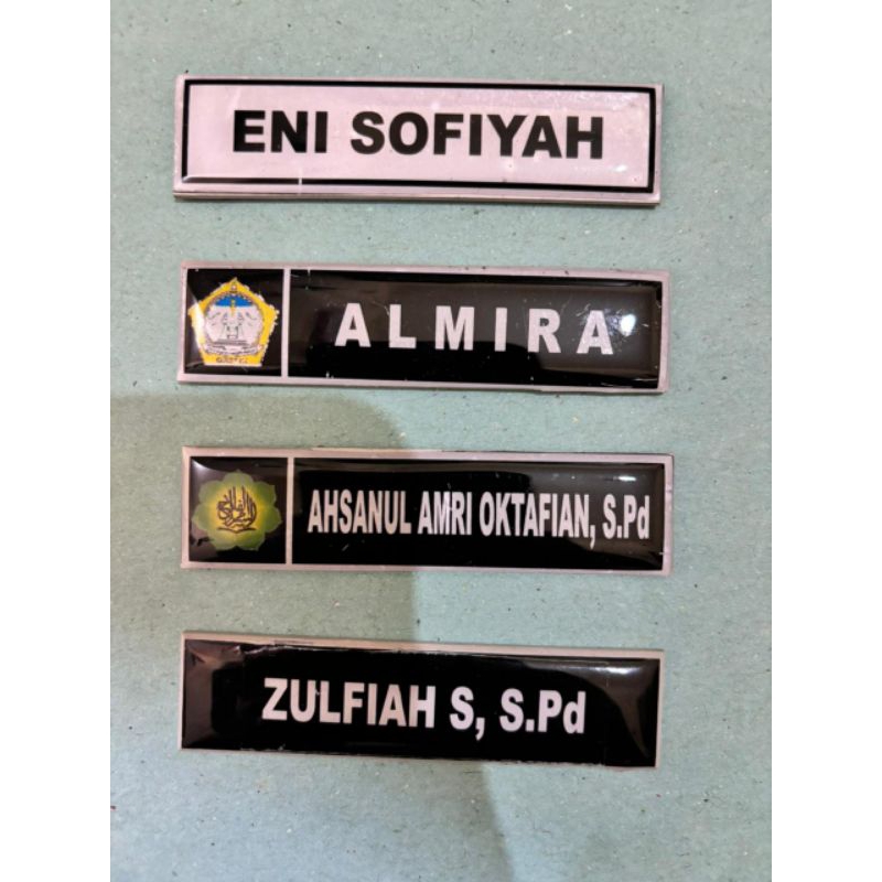 

Custome NameTag Peniti akrilik +resin