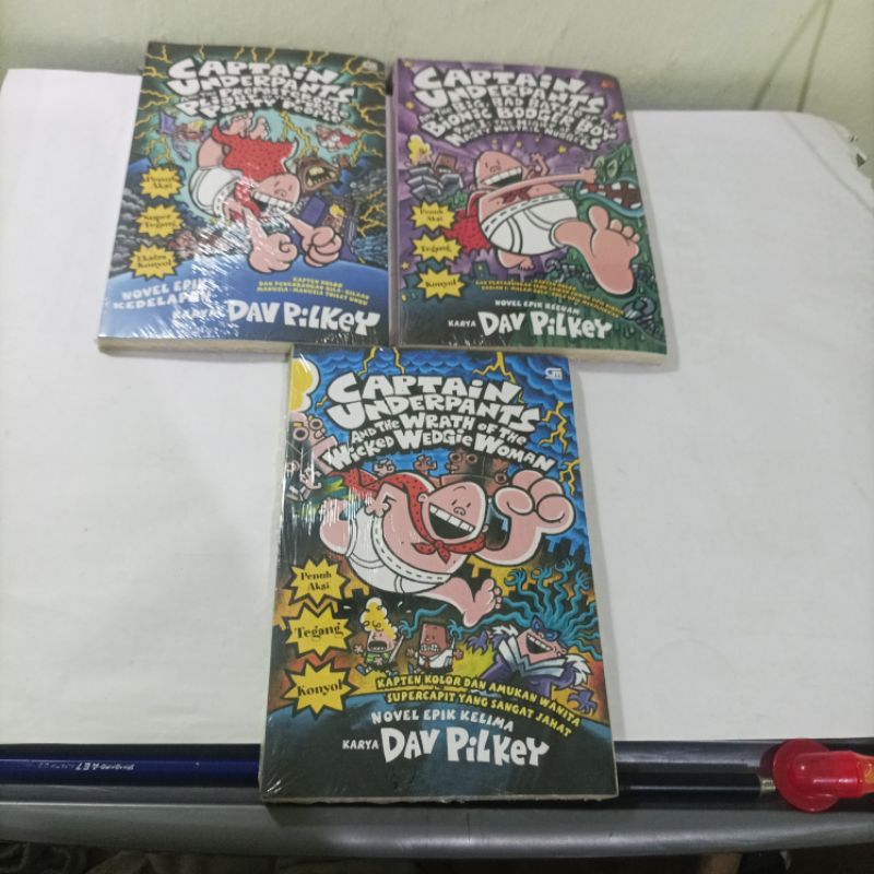 novel terjemahan Captain Underpants(Kapten kolor: dan pertarungan seru lawan cowok upil Bionik bagia