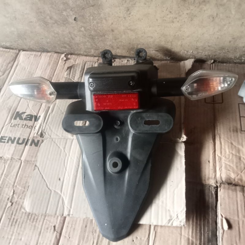 SLEBOR SPAKBOR BELAKANG HONDA CBR 250 CC./ CBR DUA STENGAH