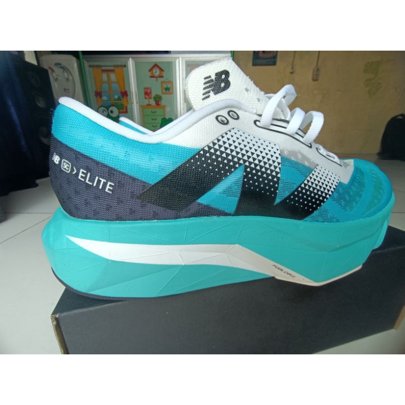 New Balance SC Elite v4 (Turquoise)