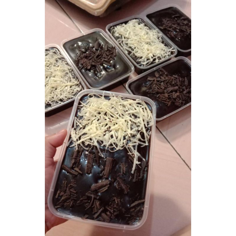 

Brownies Kukus Lumer Dessert Box 500 ml