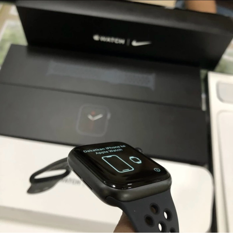 apple watch 6 40mm nike edition second