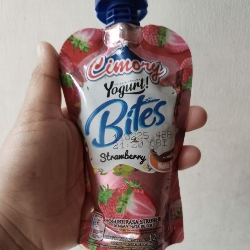 

cimory yogurt bites rasa strawberry 120gr