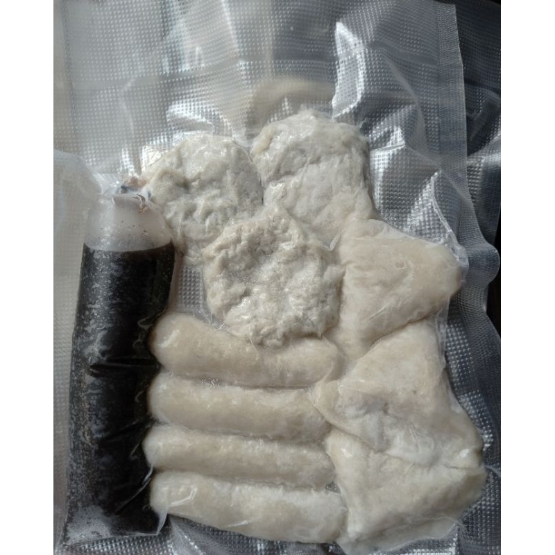 

pempek ikan isi campur