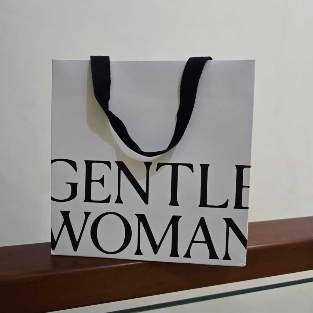 

Paper bag Gentlewoman (Harus bersamaan dengan pembelian tas)