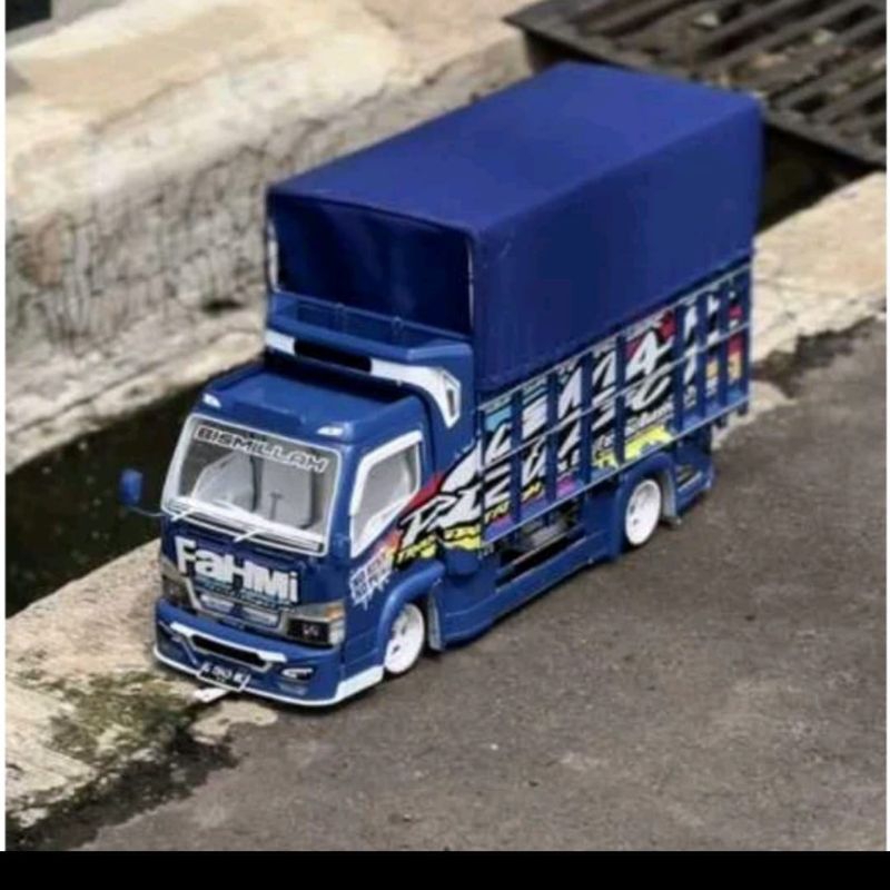 Mainan Miniatur Truk Oleng Roda Kayu