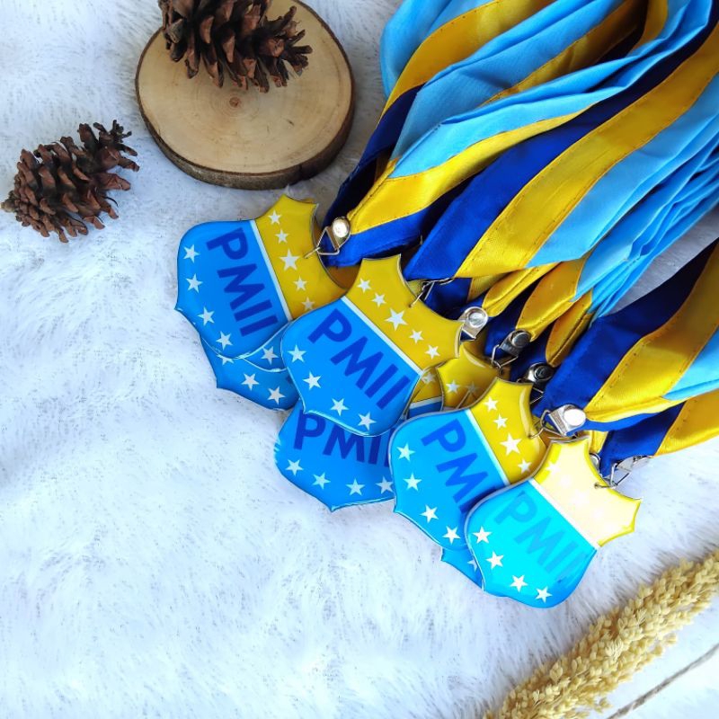 Moonmarket Gordon Pmii / Medali Pmii Kalung Medali Pmii Akrilik Resin