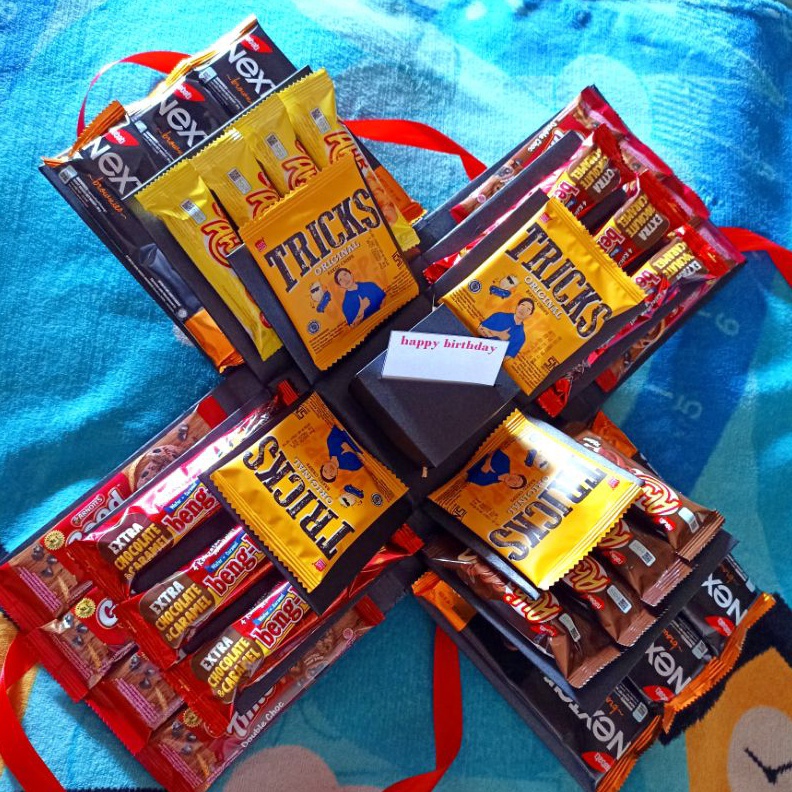 

SNACK BOX BOX TARIK UANG EKSPLOSION BOX SNACK TARIK UANG BOX UANG KADO ULANG TAHUN CEWEK PAKET BOX KADO ULTAH WANITA GIFT BOX 3 LAYER ADA TARIK UANG TUTUP TIAP LAYER