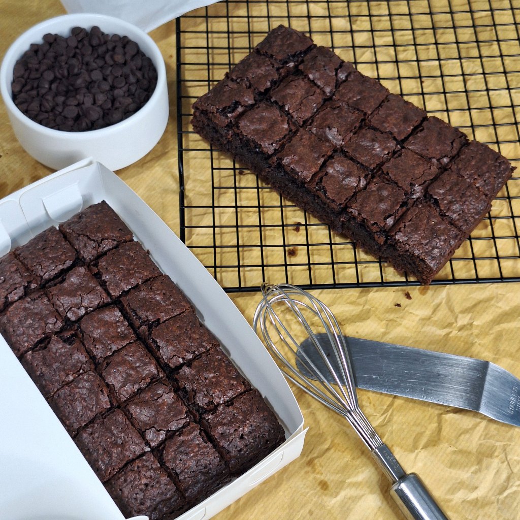

READY STOCK - Brownies Espresso Bakebox - Half