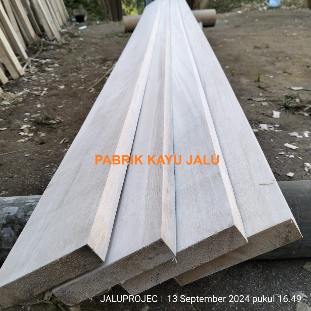 Papan Kayu Bahan List Partisi Sekat Ruang Ukuran Panjang 2 Meter Lebar 8 cm Tebal 2 cm Sudah Halus