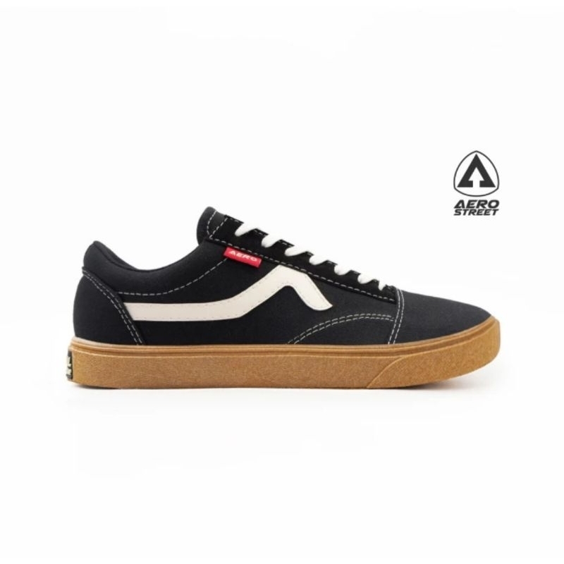 Aerostreet 40-44 Massive Low Hitam Natural Gum