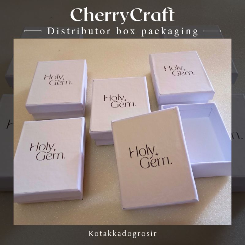 

Box untuk parfum ukuran 9x7x3 cm full cover dan cetak logo