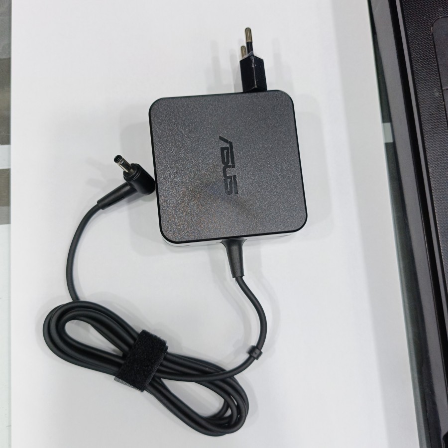 Adaptor Charger Asus Vivobook 14 A1404 A1404Z A1404ZA 19V