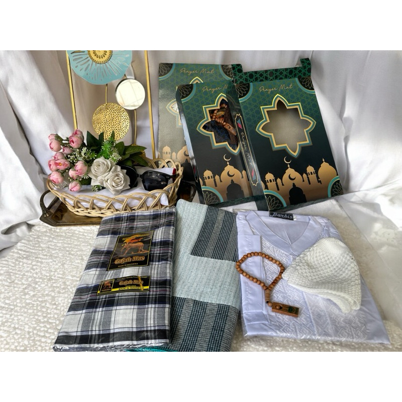 

Hampers Baju Koko Dewasa + Sarung, Sajadah, Peci & Tasbih - Free Box Eksklusif