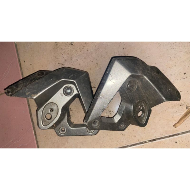 Kupingan breket lampu barong tiger revo ori copotan