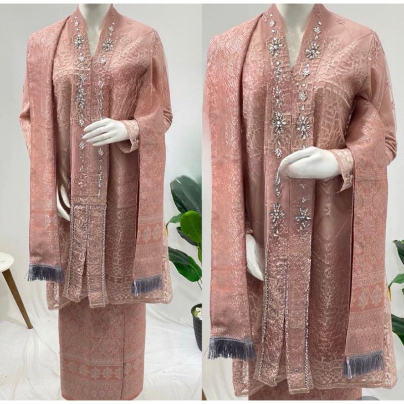 ￼set Kebaya V kartini / / kebaya jumbo LD 120 dan 130 / kebaya tille / kebaya pesta / kebaya modern 