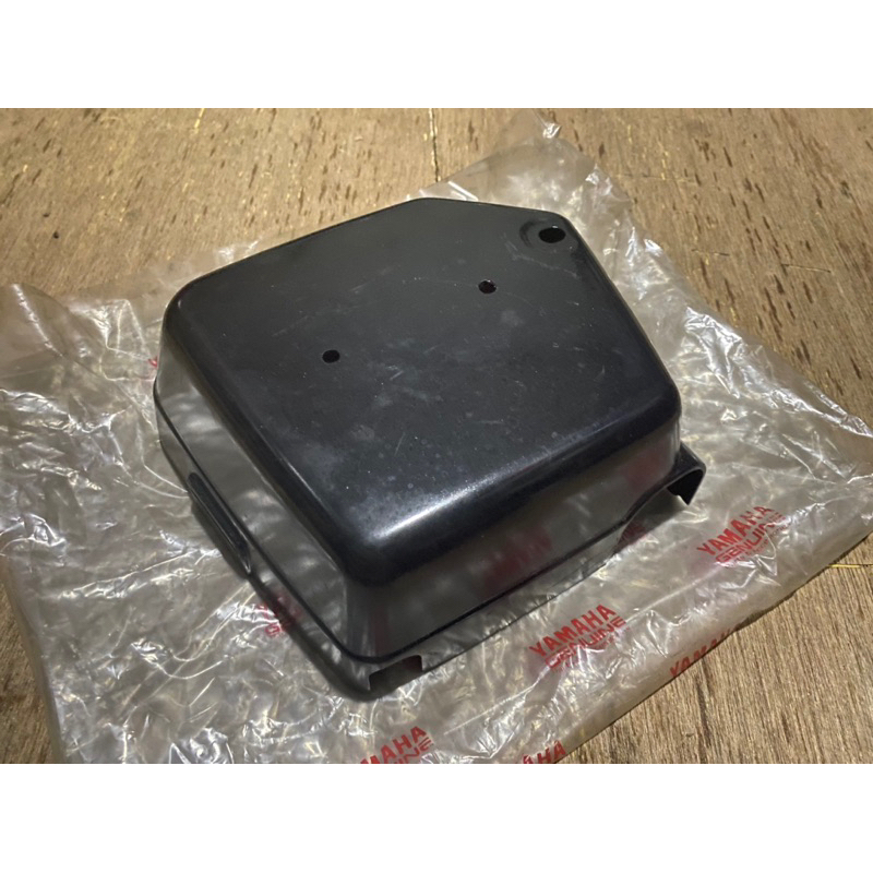 tepong box tutup aki yamaha v80 excellent ORIGINAL cover aki v80 excellent
