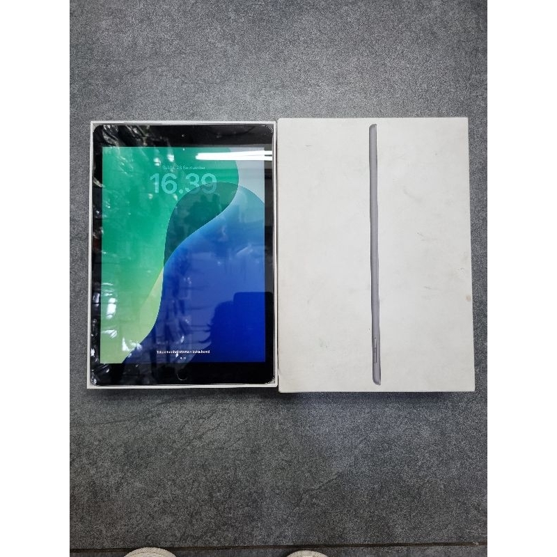 Ipad 8 32gb wifi only Second Fullset