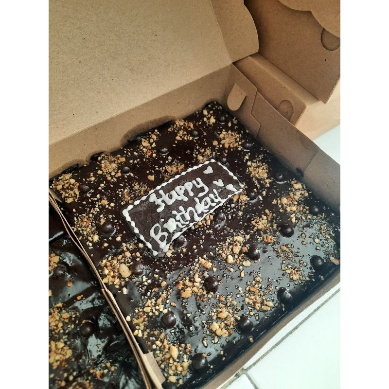 

BROWNIES LUMER