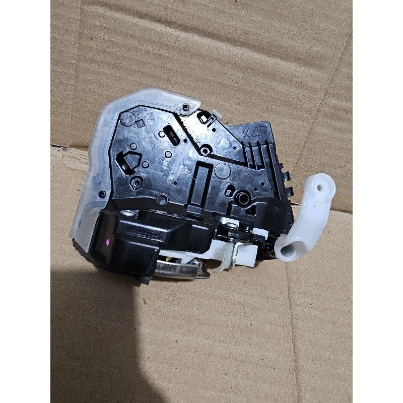doorlock pintu depan kanan all new avanza veloz xenia 2022 original