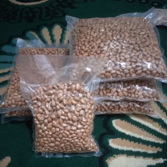 

Kacang tanah asli Tuban 100% SUPEEERRR premium