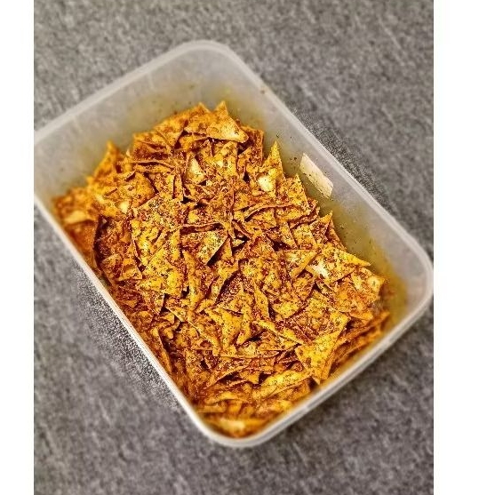 

pangsit goreng pedas daun jeruk ukuran 8x12