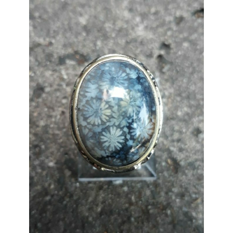 Batu akik teratai hitam