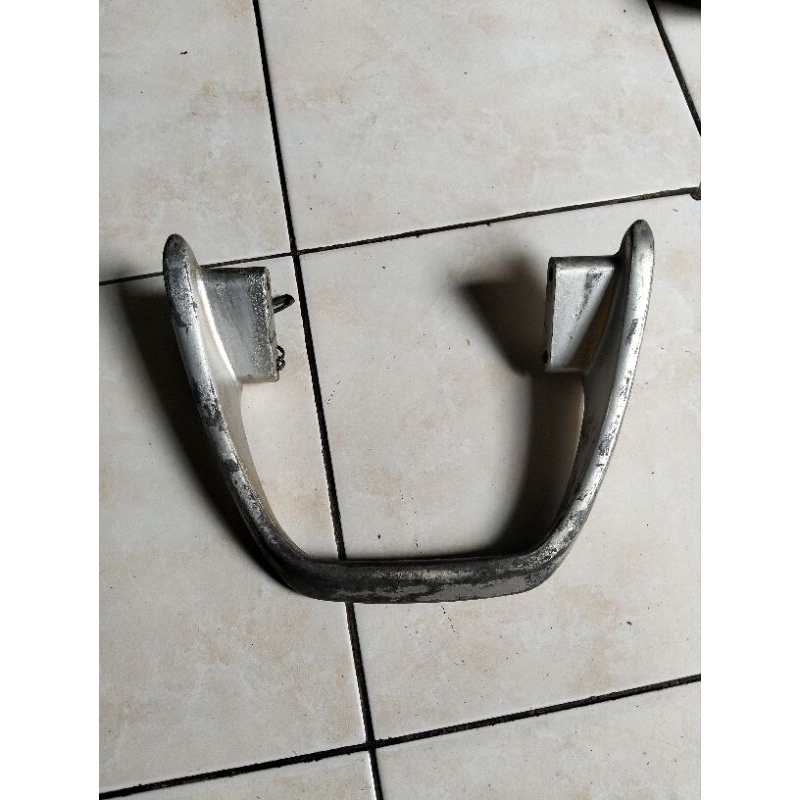 Behel Megapro lama/ Megapro hiu original. behel pegangan belakang Megapro hiu ori second