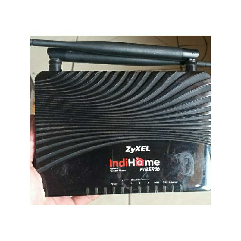 Router ZyXEL P-660HN-T1 + Bonus Adaptor