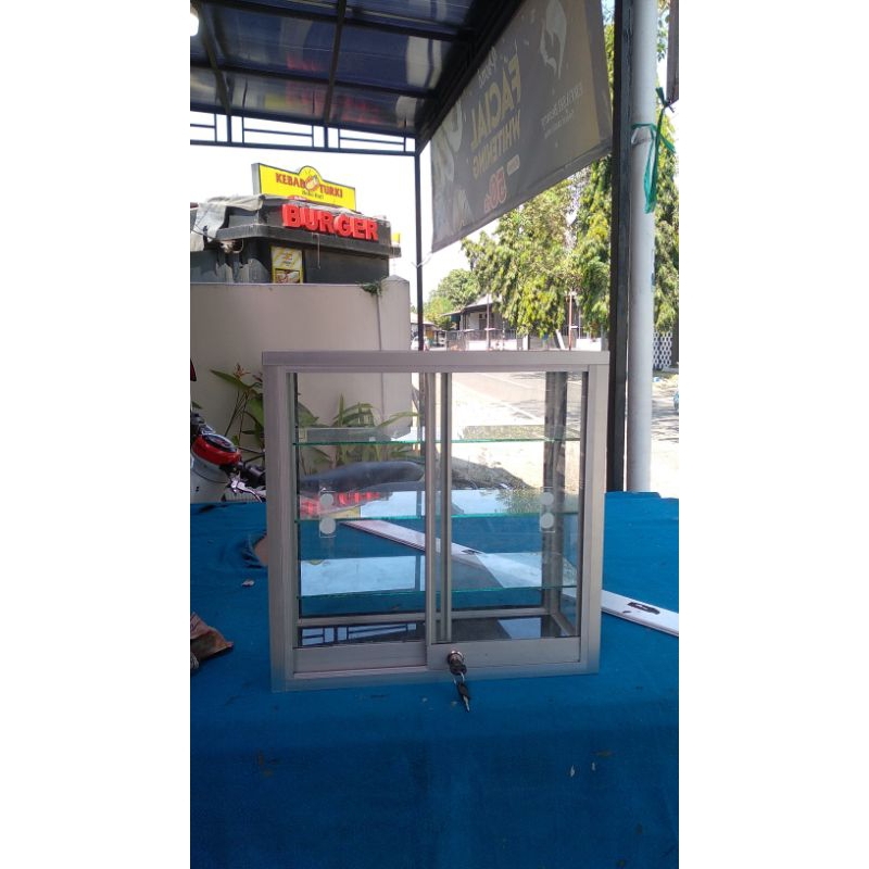 etalase rokok