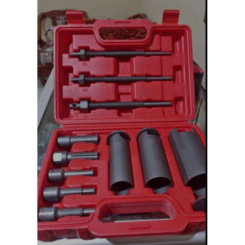 BEARING PULLER GRIP ON GRIP ON