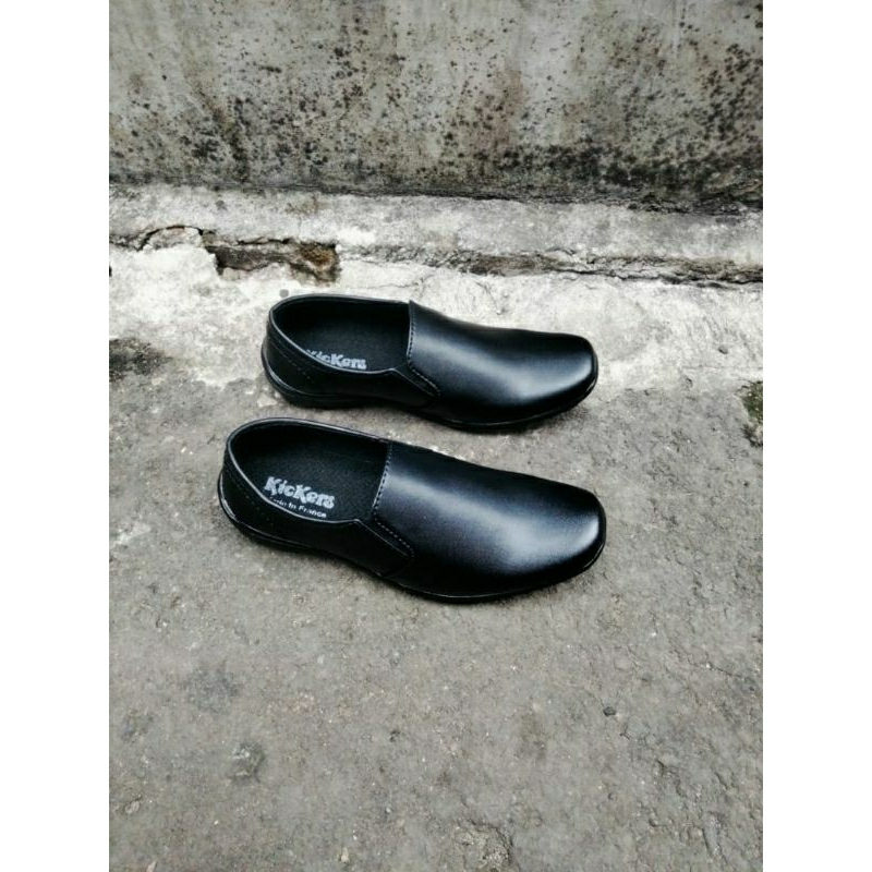 SEPATU PANTOFEL KASUAL HITAM PRIA TERBARU
