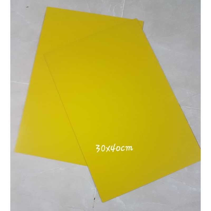 

gravoply kuning teks hitam 30x40cm tebal 1.5mm