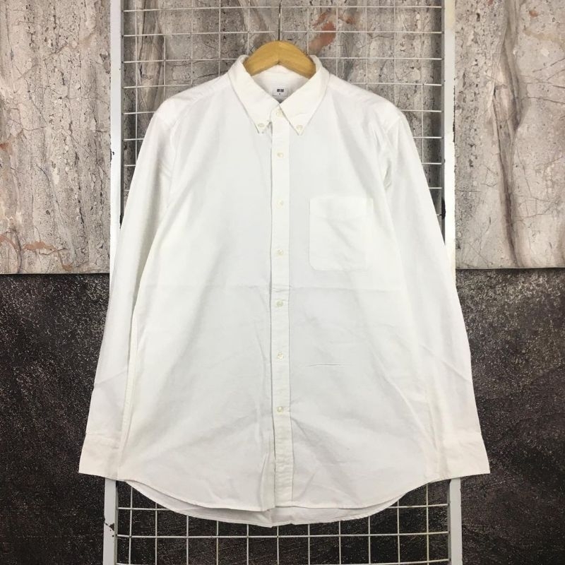 Kemeja Lengan Panjang Putih Polos Slimfit Original Uniqlo Size XL . SDA 05057 Second Bekas Preloved