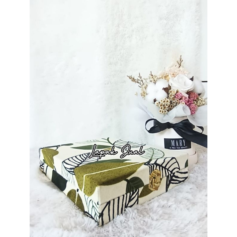 

BOX PLAKAT BLUDRU PREMIUM Tinggal tempel stiker