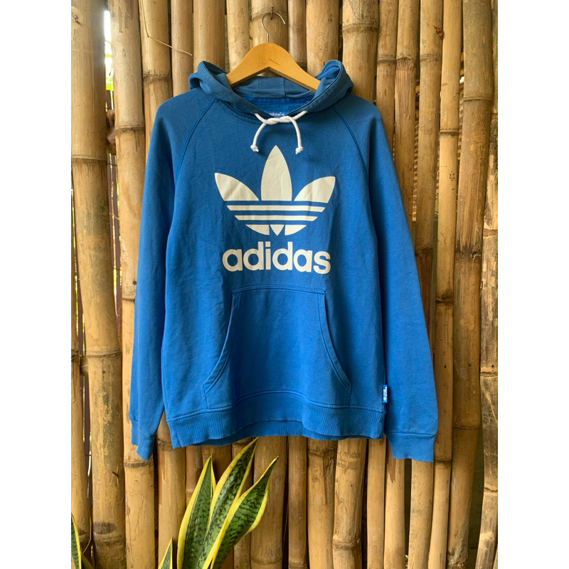 

saya menjual hd trifoil adidas biru pekatt