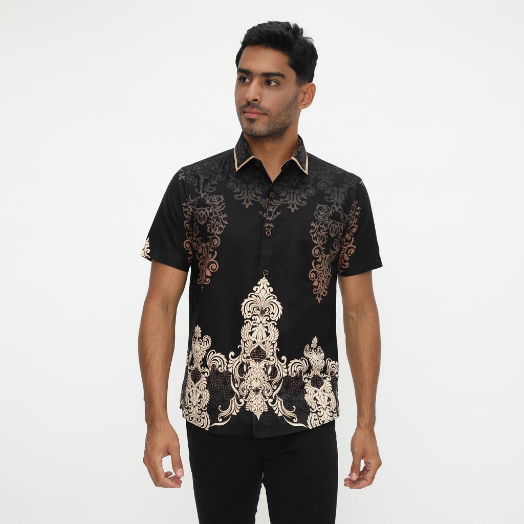 LUIGI RICCIO Kemeja Batik Pria Lengan Pendek Elegan Black Series