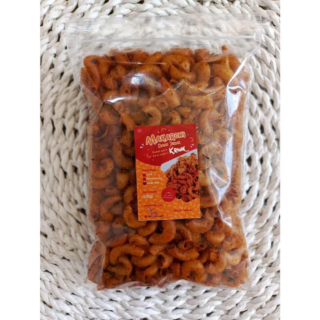 

[iana snack] Makaroni Daun Jeruk PEDAS JOSS 200gr