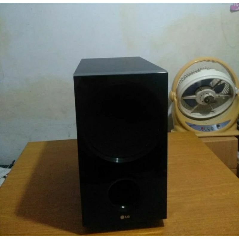 SPEAKER SUBWOOFER AKTIF 6INCH 6OHM 300WATT BASS MANTAP ORI LG ready