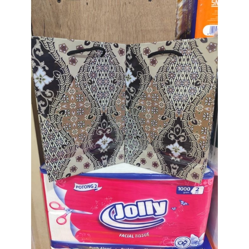 

paper bag mini batik new model bahan tebal glossy isi 12 pcs (15*7*23)