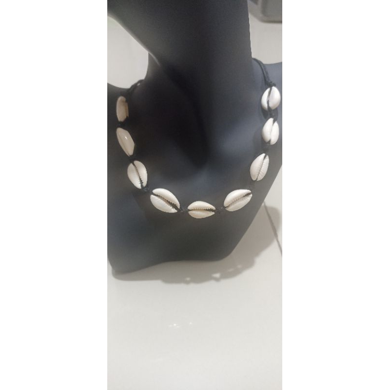 livine aksesoris kalung import bentuk keong kuwuk