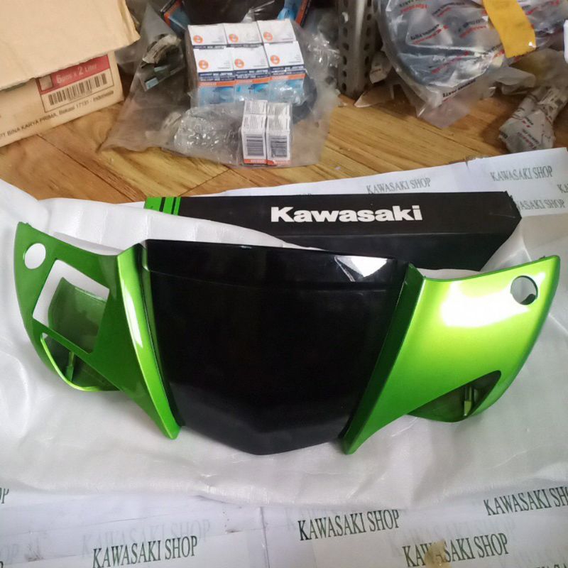 batok lampu depan kawasaki Zx130 hijau metalik original kawasaki