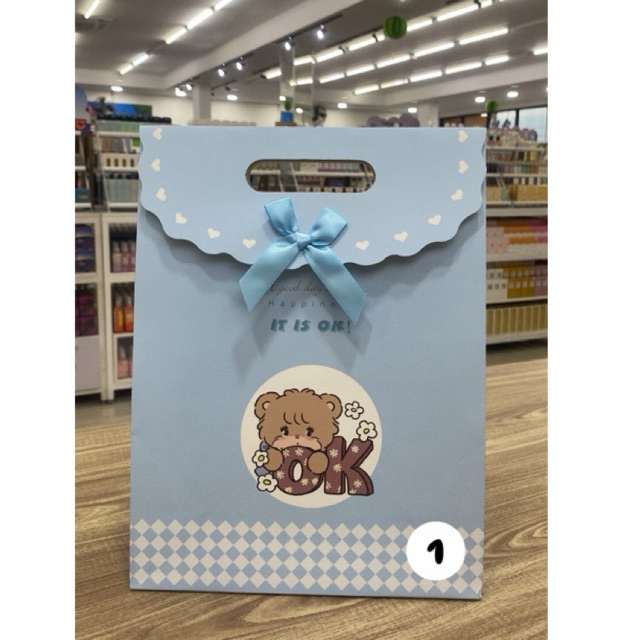 

Paper Bag Tutup L/Tempat Gift Kado