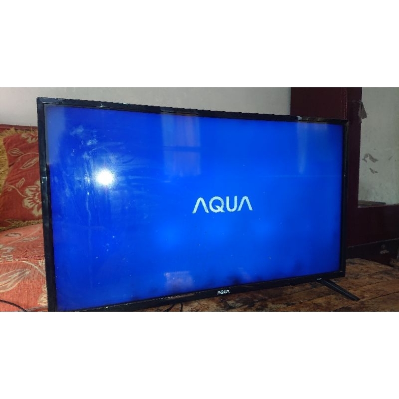 TV Aqua 32 Inch Analog LCD LED LE32AQT6100 Bekas Normal Lancar Cuci Gudang