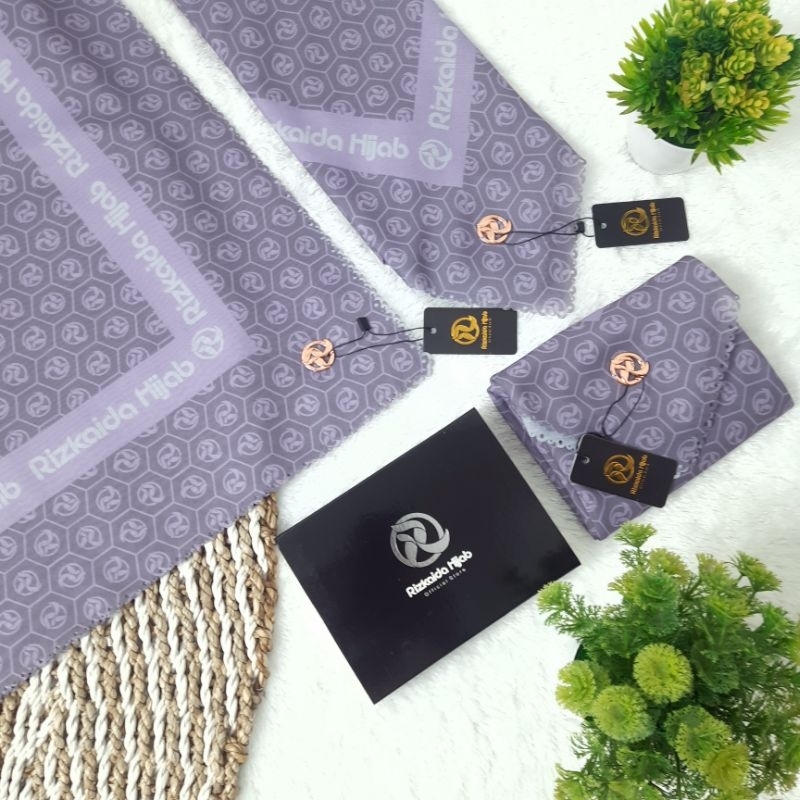 RIZKAIDA HIJAB PARIS MOTIF WARNA LILAC UNGU kerudung UKURAN 115 x 115cm jilbab segi empat printing s