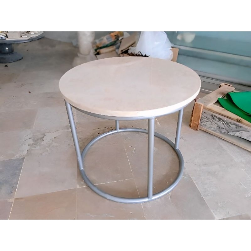 Meja Teras Marmer Bundar Kaki Besi