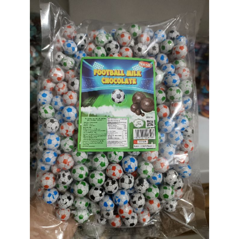 

Coklat Bulat Football Milk Chocolate 1kg Oleh2 Haji Umroh